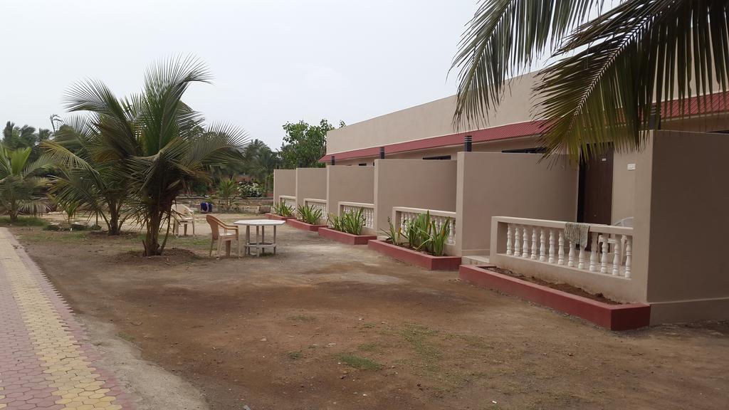 Hotel Krishna Park Resort Diu Exteriör bild